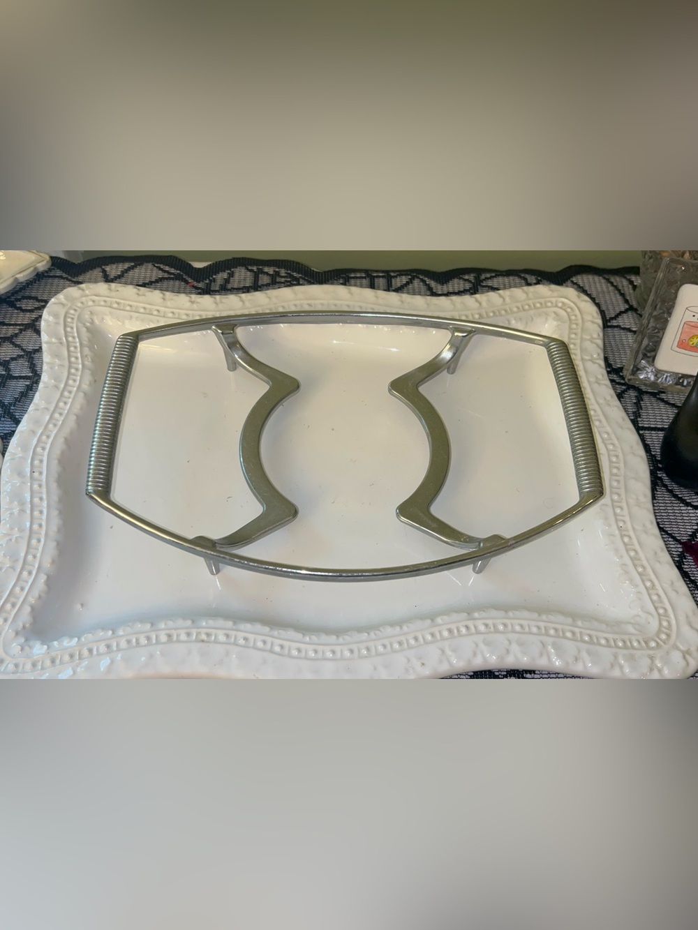 CorningWare P-11-M-1 Vintage Metal Serving Cradle / Trivet